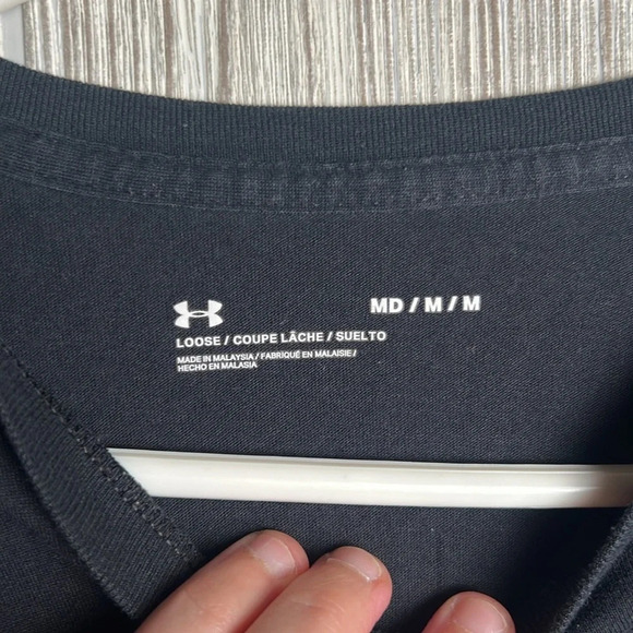 Men’s Under Armor long sleeve shirt size Medium - Picture 2 of 4